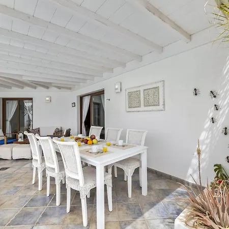 Flora - Vipvipvillas Willa *