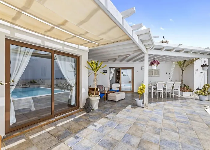 Flora - Vipvipvillas Villa *