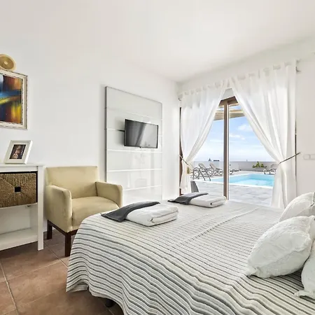 Flora - Vipvipvillas Villa *