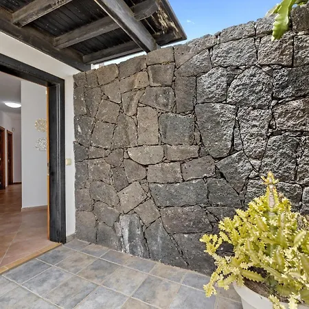 Flora - Vipvipvillas *