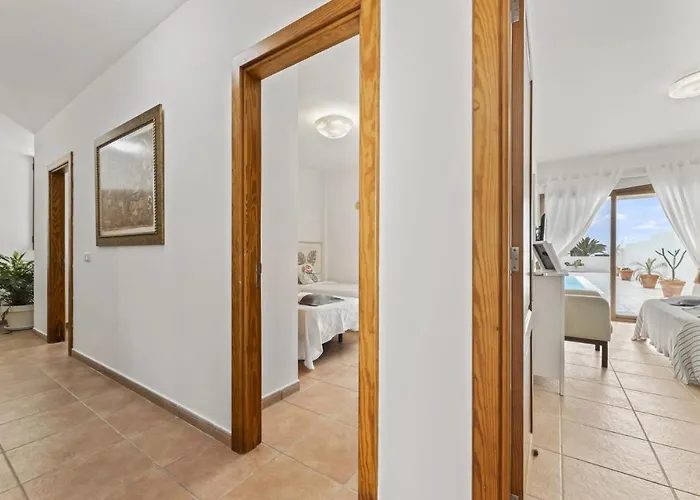 Flora - Vipvipvillas * بلايا بلانكا