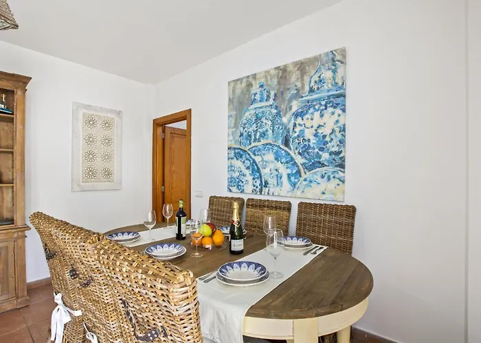 Flora - Vipvipvillas * بلايا بلانكا