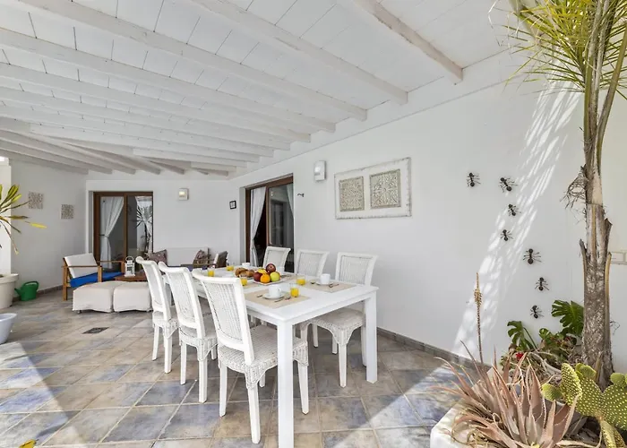 Flora - Vipvipvillas فيلة *