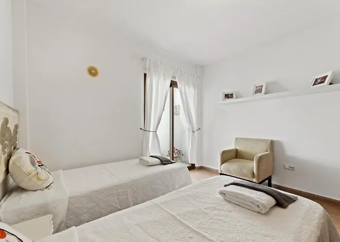 Flora - Vipvipvillas * بلايا بلانكا